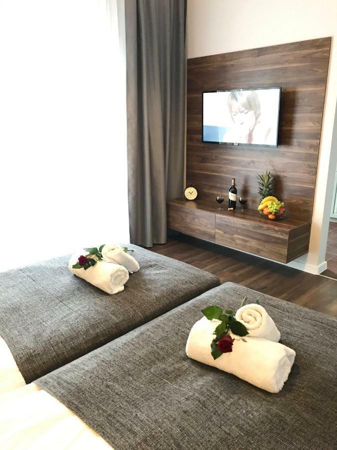 Premium Apartment - Chopin Airport Varsovie Extérieur photo