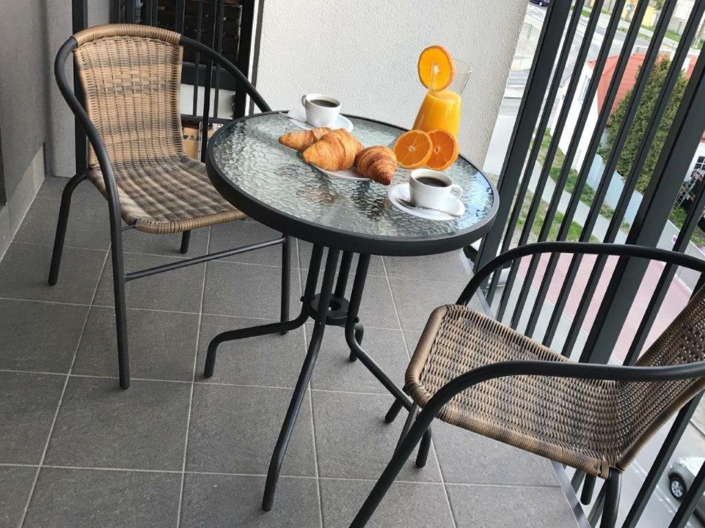 Premium Apartment - Chopin Airport Varsovie Extérieur photo